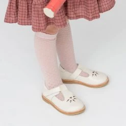 Pretty Brave - Amelia / Stone